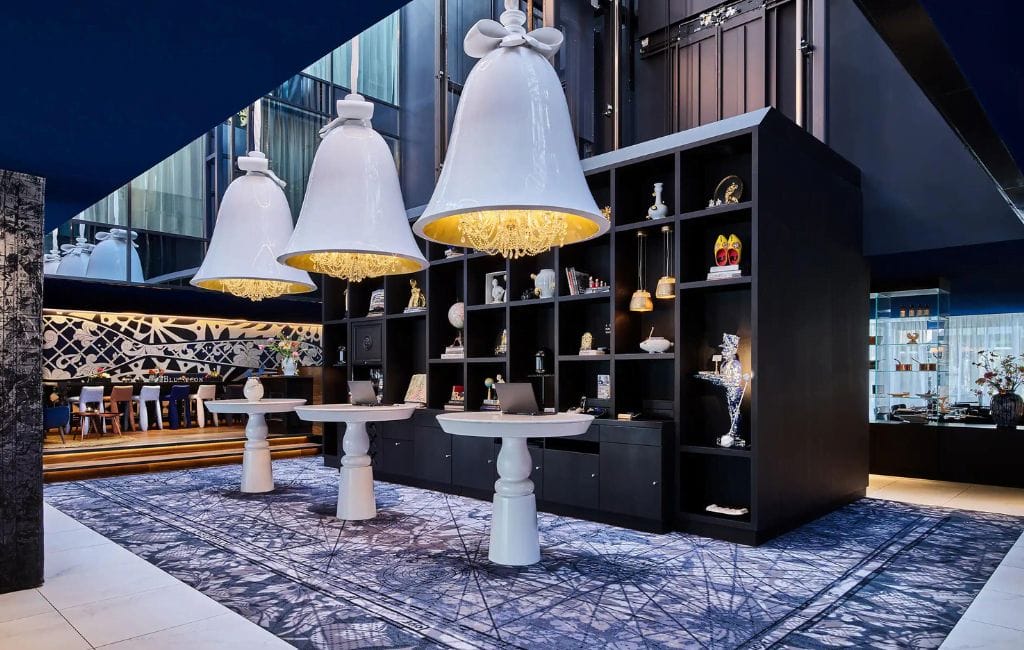 Elegant lobby of Andaz Amsterdam Prinsengracht, reflecting luxury and unique Dutch design